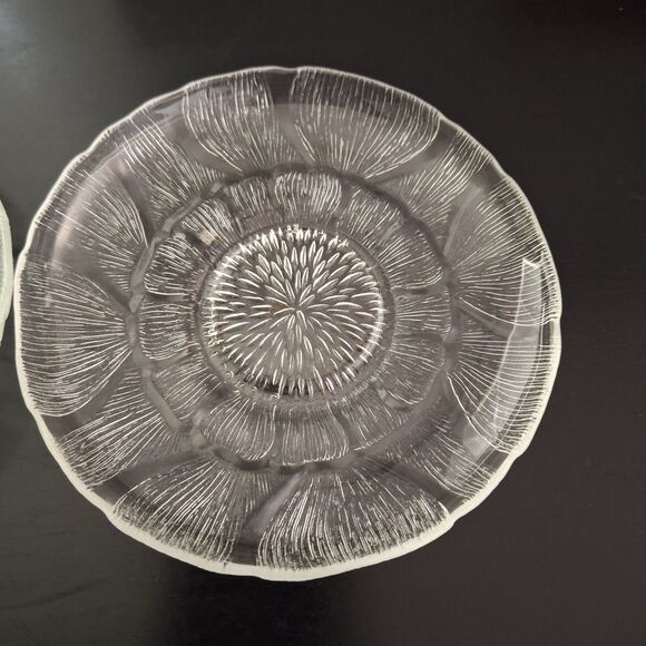 Set of 4 Arcoroc Fleur Clear Glass Cup Saucer Made in France 5 3/8" Discontinued - Picture 11 of 14